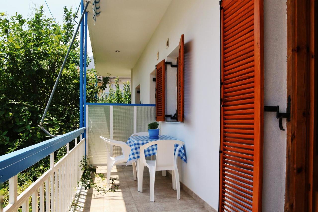 2 Space - Selfcatering Apartment Helen No 7 Xiropígado Kültér fotó