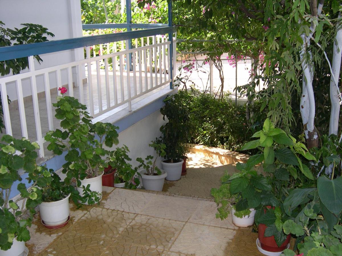 2 Space - Selfcatering Apartment Helen No 7 Xiropígado Kültér fotó